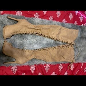 Nude heel boots never worn